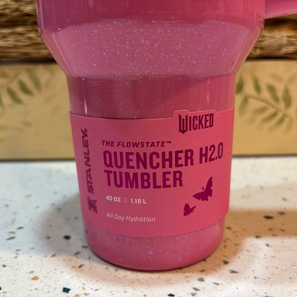 Stanley x Glinda Wicked 40‎ oz Quencher H2.0 Tumbler – Pink Glitter LTD - Picture 4 of 13